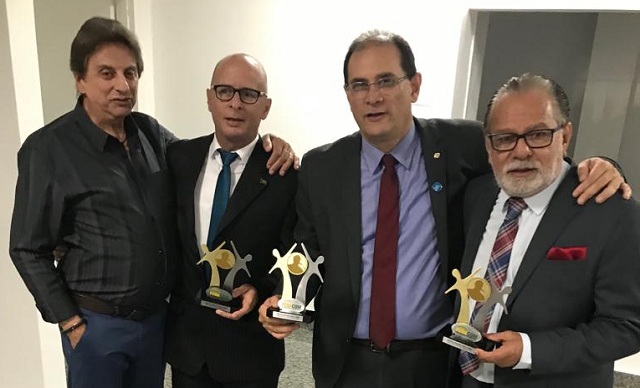 RECONHECIMENTO: Vice-presidente do SINDSBOR ganha troféu por trabalho desenvolvido na entidade