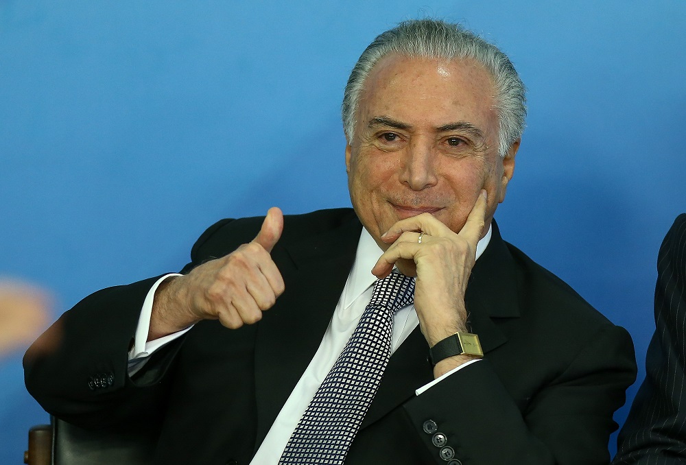 Às vésperas da eleição, Temer vai facilitar renovação da CNH