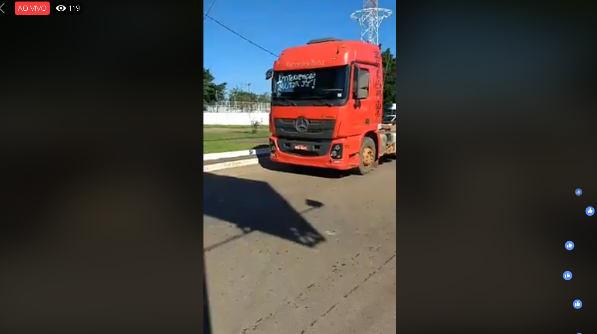 VÍDEO: Caminhoneiros fazem carreata em Ariquemes