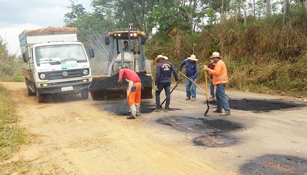 OBRAS: DER atende indicação de Cássia Muleta e revitaliza RO-464