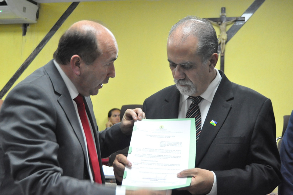 HOMENAGEM: Presidente do Tribunal de Justiça recebe título de Cidadão Honorário