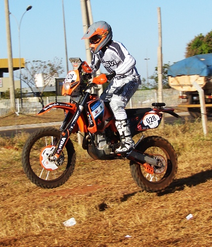 SERTÕES - Pilotos rondonienses treinam no autódromo de Goiânia