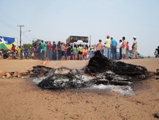 Moradores do Triângulo protestam contra obra da Prefeitura - Confira álbum de fotos