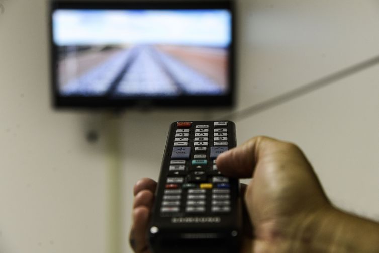 MUDANÇA: Sinal analógico de TV começa a ser desligado em municípios do interior