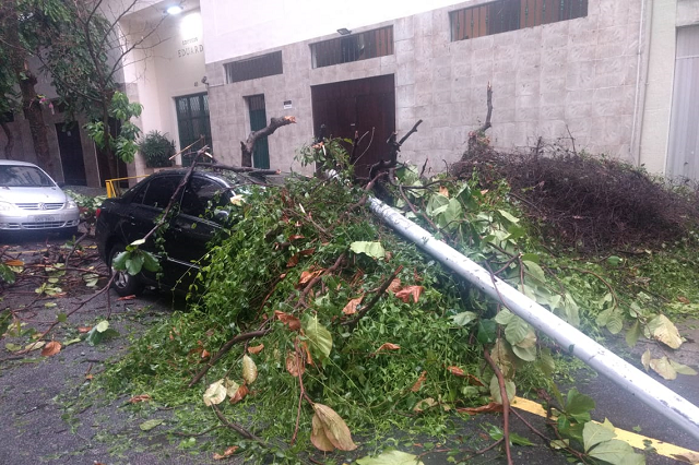 CALAMIDADE: Temporal causa danos, deixa a cidade em crise e prefeito decreta luto