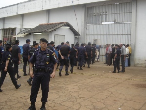 Briga entre facções no Urso Branco provoca sete vítimas entre detentos