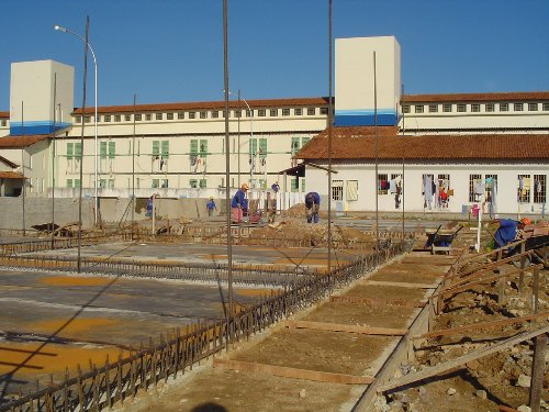 Detentos do Urso Branco estão em cima das caixas d´agua