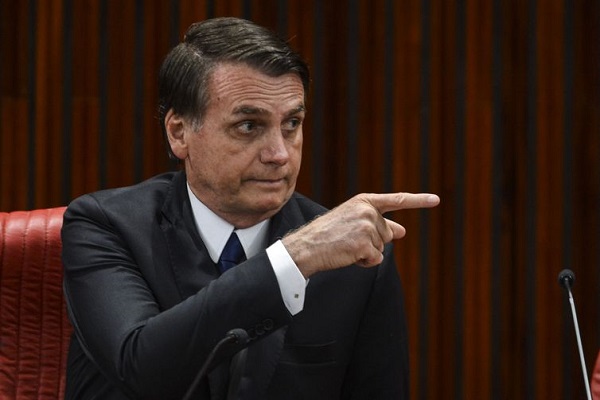 NO TWITTER: Bolsonaro indica que atuará pela extradição de Battisti para a Itália