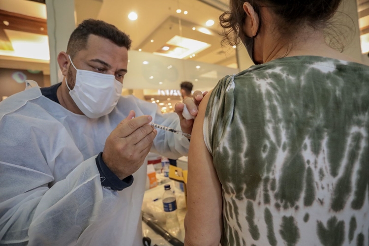 COVID-19: Vacinação no Porto Velho Shopping tem horário modificado