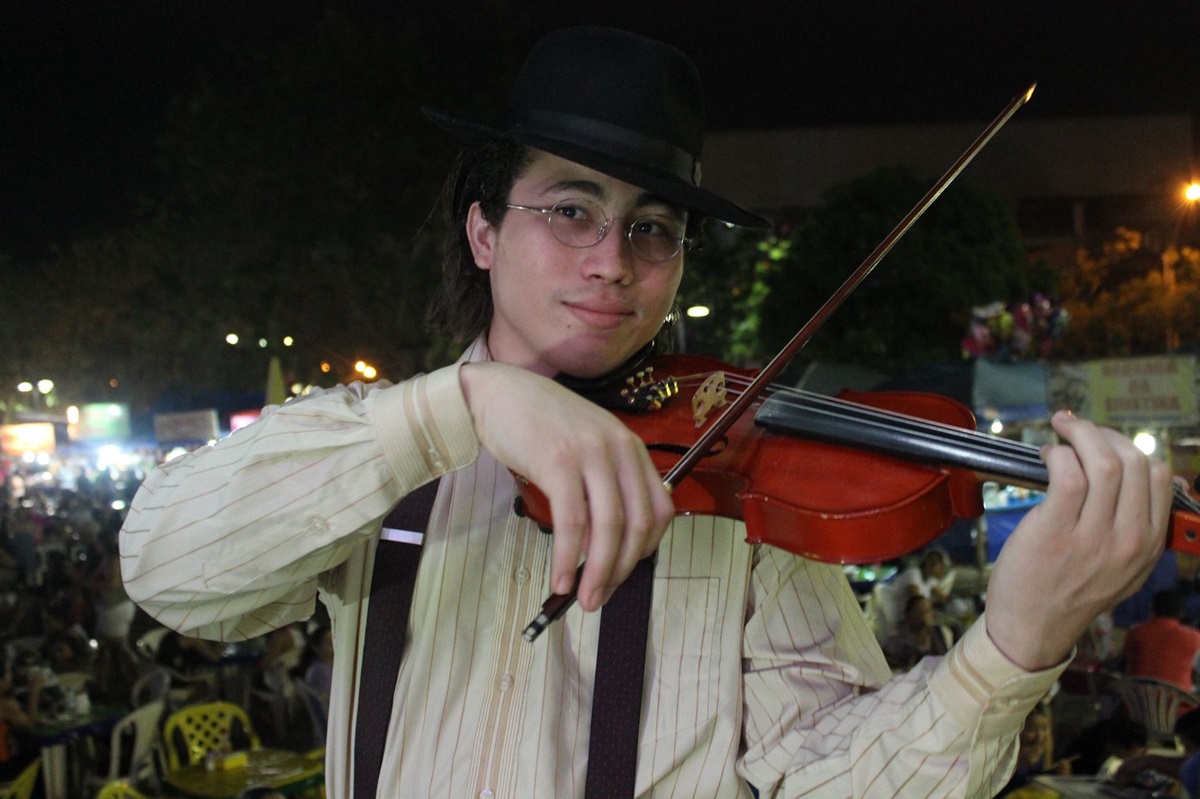 PARQUE DA CIDADE: Violinista Eduardo Barros e Bem's Animados na programação deste sábado