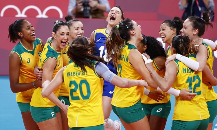 JOGOS OLÍMPICOS: Brasil bate Coreia do Sul e pega EUA na final do vôlei feminino