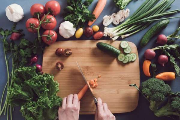 CUIDADOS: Dietas restritivas não são recomendadas na quarentena; entenda!