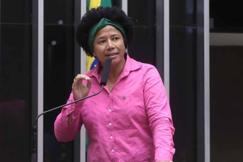 REDES SOCIAIS: Postagem crítica a Sílvia Cristina gera uma enxurrada de apoio nos comentários