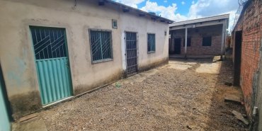 Casa a venda próximo a av Jatuarana 