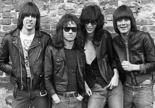RAMONES: Os 50 anos do maior disco do punk rock da história - Por Marcos Souza