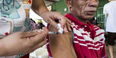 SEGUNDA-FEIRA (28): Prefeitura e Agevisa promovem vacinação em residenciais da capital