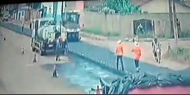 VÍDEO: Trabalhador morre atropelado por rolo compactador de asfalto