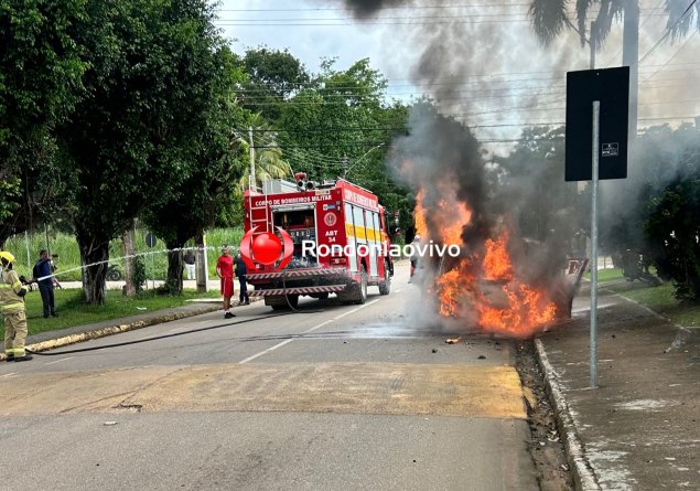 VÍDEO: Carro Peugeot é destruído por incêndio em avenida na capital