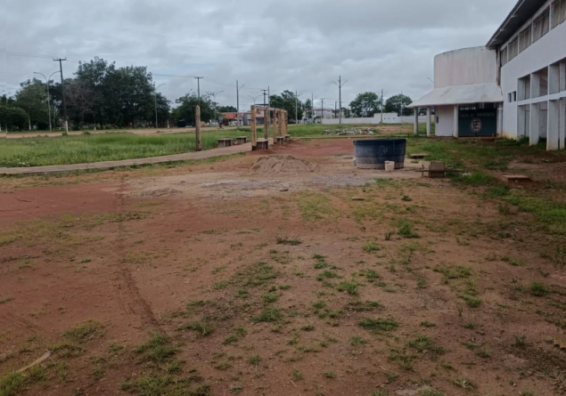 OBRA DO ESTADO: Obra do estádio de Guajará-Mirim está paralisada por falta de pagamento