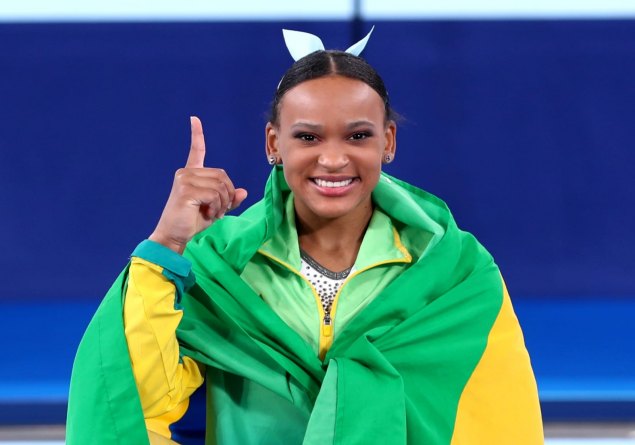 OLIMPÍADAS PARIS 2024: Rebeca Andrade ganha ouro e vira maior medalhista da história do Brasil 