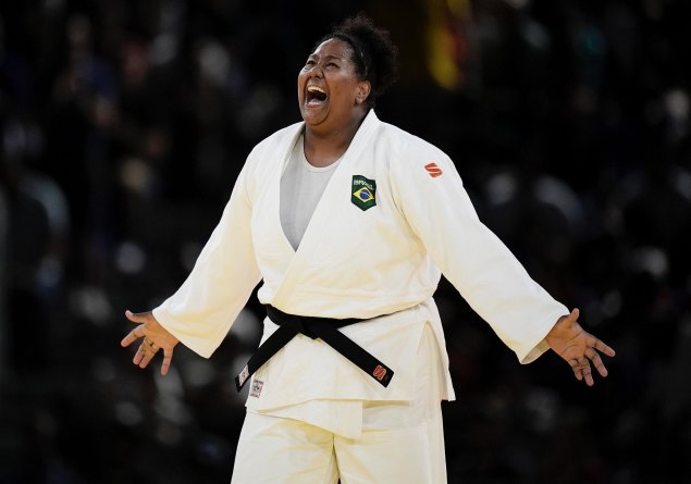 OLIMPÍADAS PARIS 2024: Judoca Beatriz Souza vence israelense e conquista primeiro ouro do Brasil 