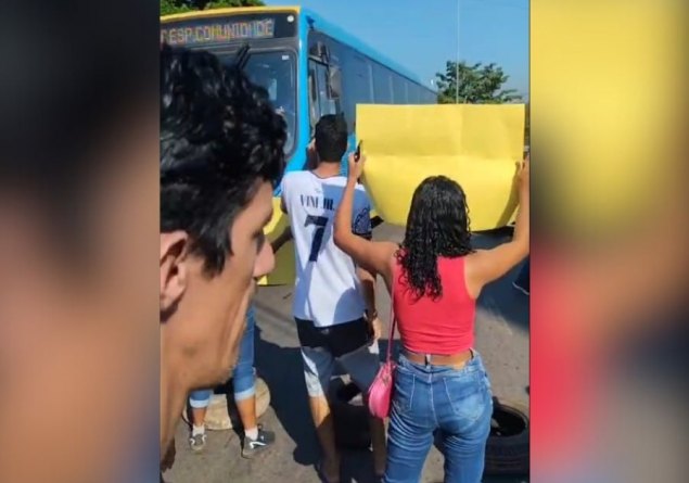 MANIFESTAÇÃO: Moradores do Porto Cristo 2 protestam em frente à prefeitura de Porto Velho