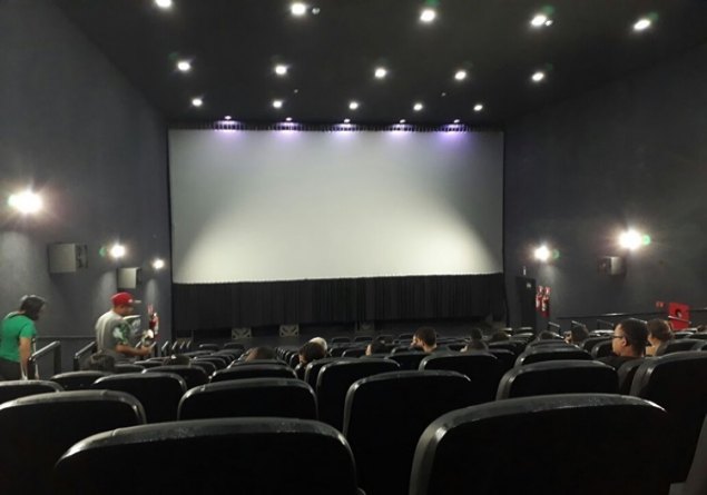 'ESCOLA VAI AO CINEMA': Instituições podem participar do projeto do Cine Veneza na capital