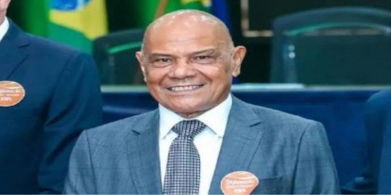 PASTOR EVANILDO: Vereador cobra limpeza urbana nas ruas do bairro Ulisses Guimarães, em PVH