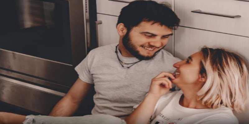 SENSÍVEIS: Homens se apaixonam duas vezes mais rápido do que as mulheres