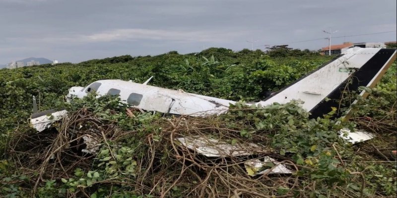 ACIDENTE AÉREO: Avião de pequeno porte cai e deixa duas pessoas em estado grave