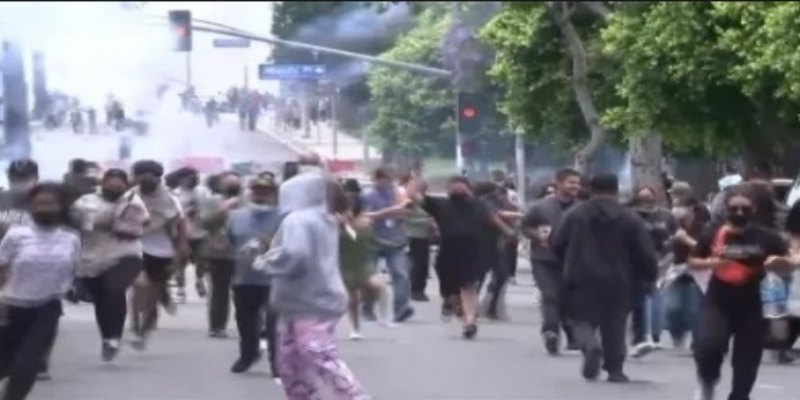 MOBILIZAÇÃO POPULAR: Onda de protestos nos EUA por causa da morte de migrante pelo ICE