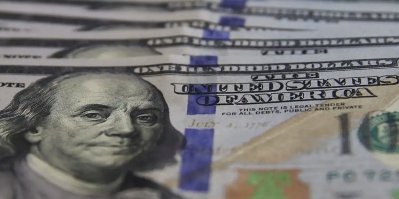 INFLAÇÃO DE GUERRA: Dólar sobe e petróleo dispara com ataque militar ao Irã