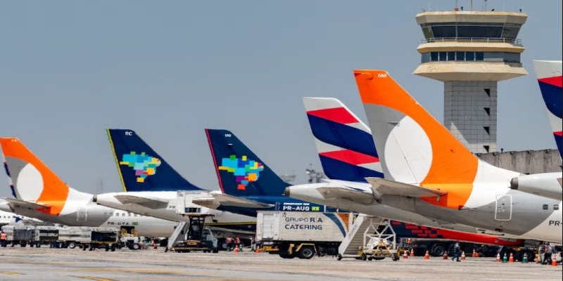 SEM AVIÃO: Pilotos e comissários declaram greve e podem paralisar voos na próxima segunda