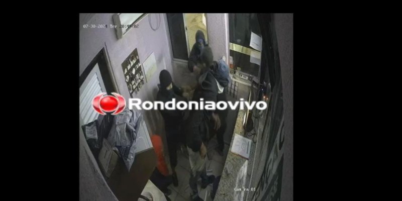 NO CONDOMÍNIO: Vídeo mostra bando roubando DVR para impedir gravação de imagens de segurança