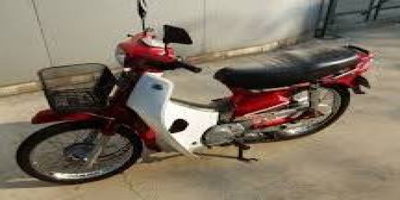 AJUDOU: Homem tem moto Dream roubada ao dar carona na frente de presídio 