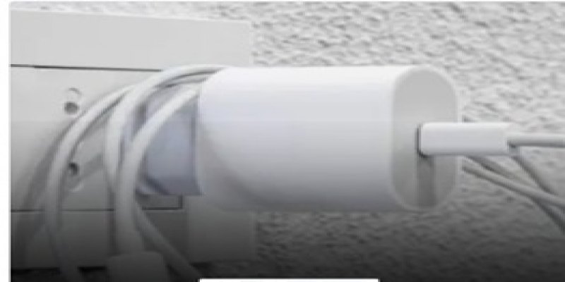 PERIGOSO: Carregador esquecido na tomada pode encarecer na conta de luz e gera riscos 