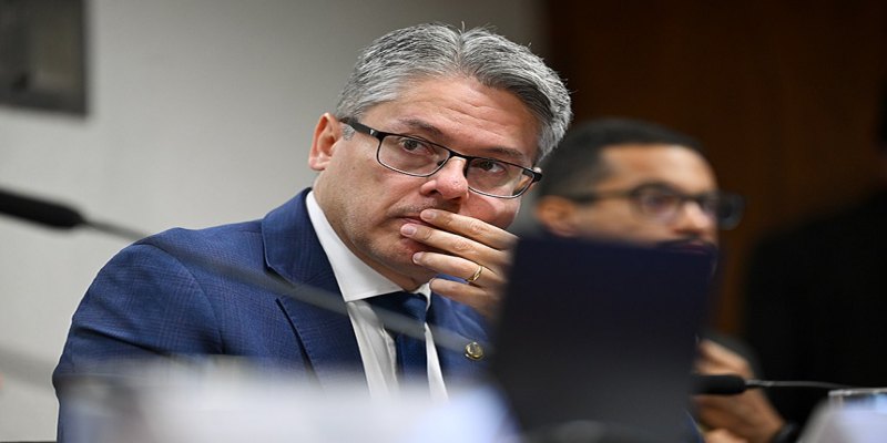 CPI: Alessandro Vieira pede indiciamento de Toffoli, Moraes, Mendes e Gonet